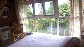 Standard-Baumhaus, 1 Schlafzimmer, Badewanne, Hügelblick | Ausblick vom Zimmer