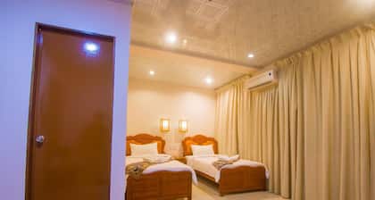 A&A Plaza Hotel