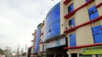 Mặt tiền nơi lưu trú