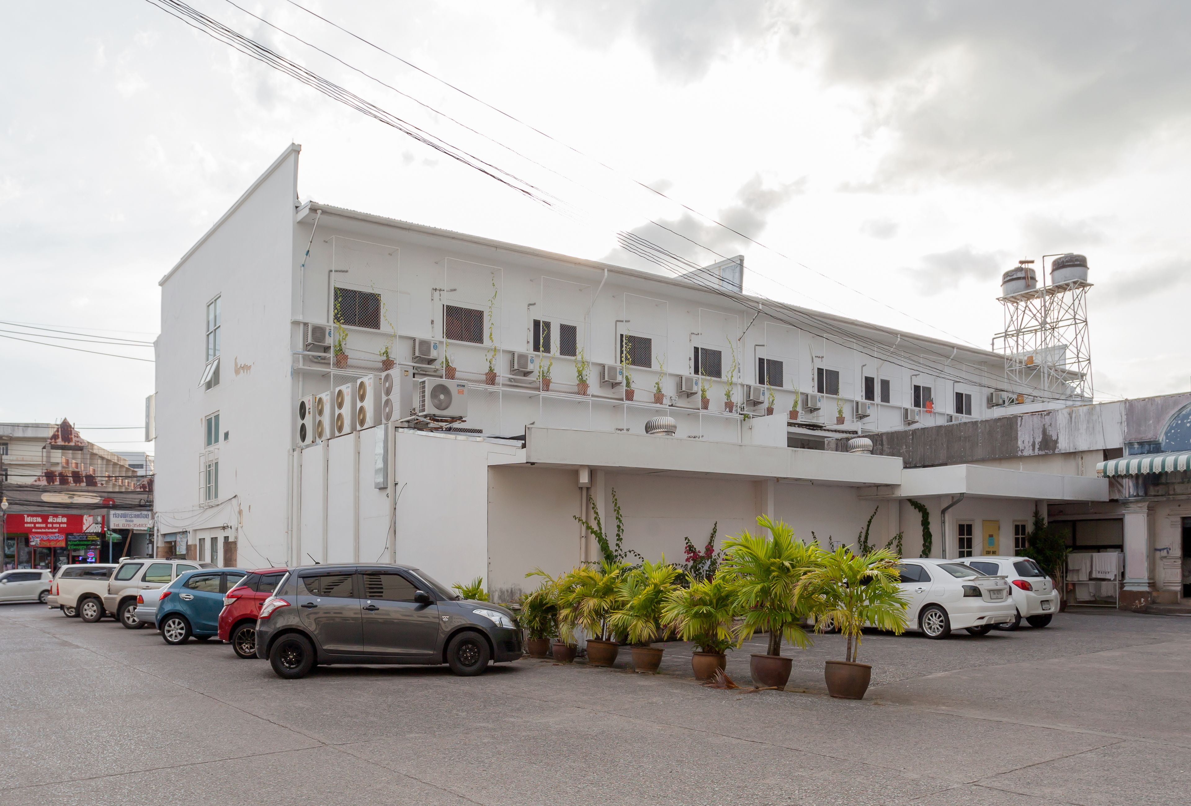 self-parking (surcharge)