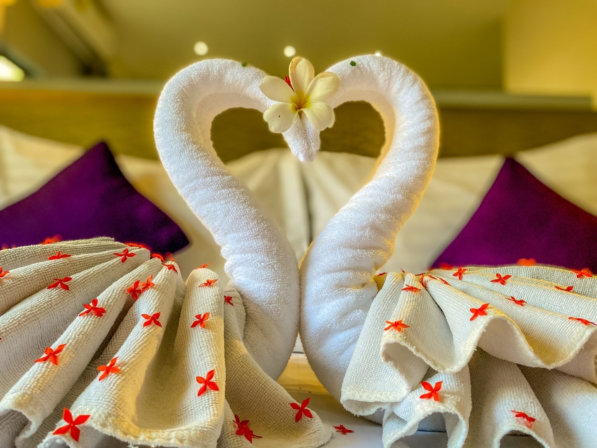 deluxe room | minibar, in-room safe, individually decorated, desk