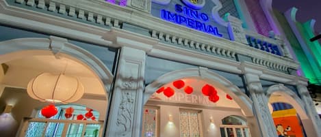 Façade de lâhĂ©bergement - soirĂ©e/nuit