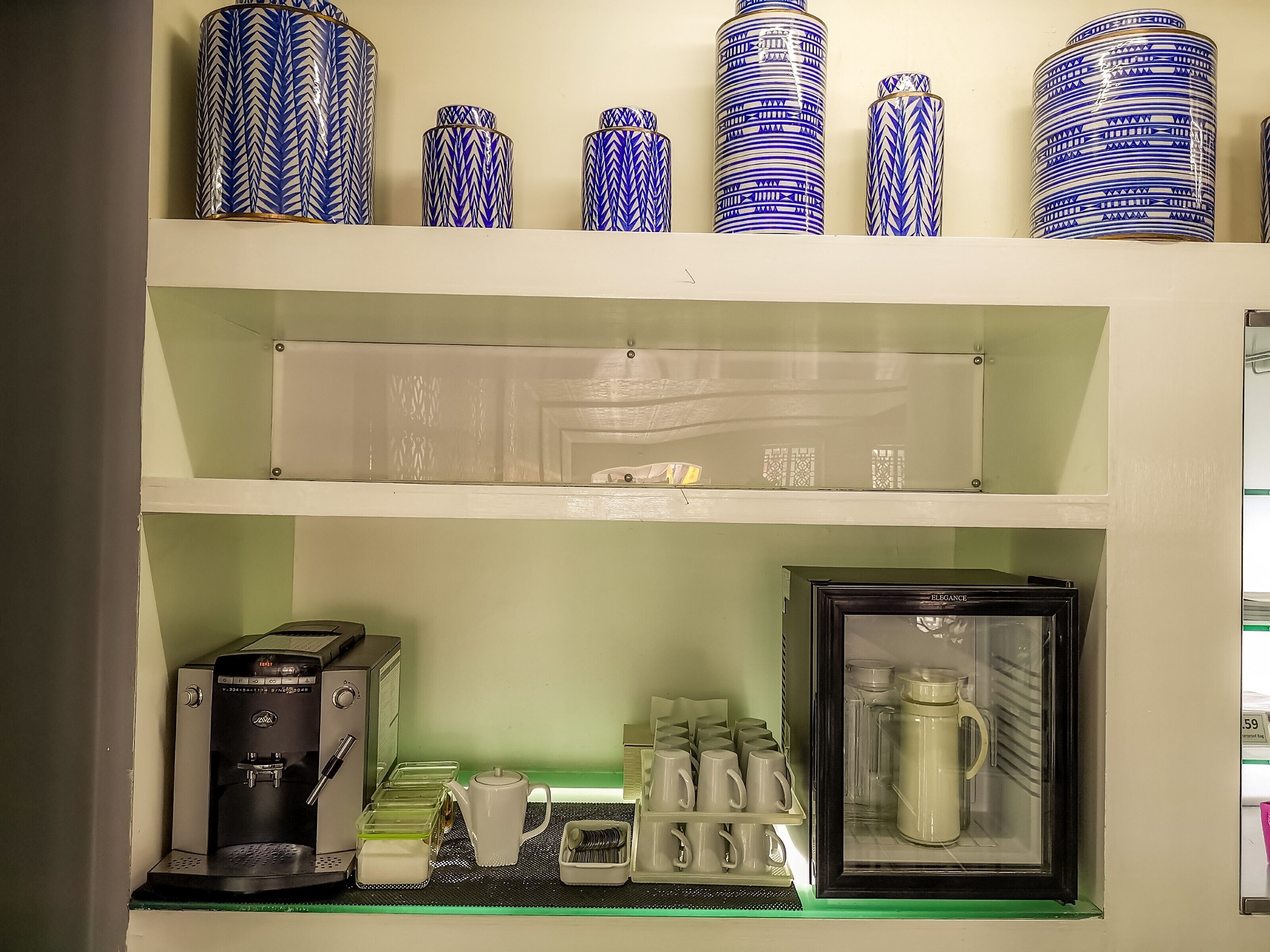 daily buffet breakfast (thb 150 per person)