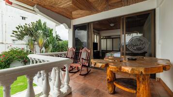 Junior Studio Suite, Ocean View (Jr Suites with Ocean Views) | Balcón