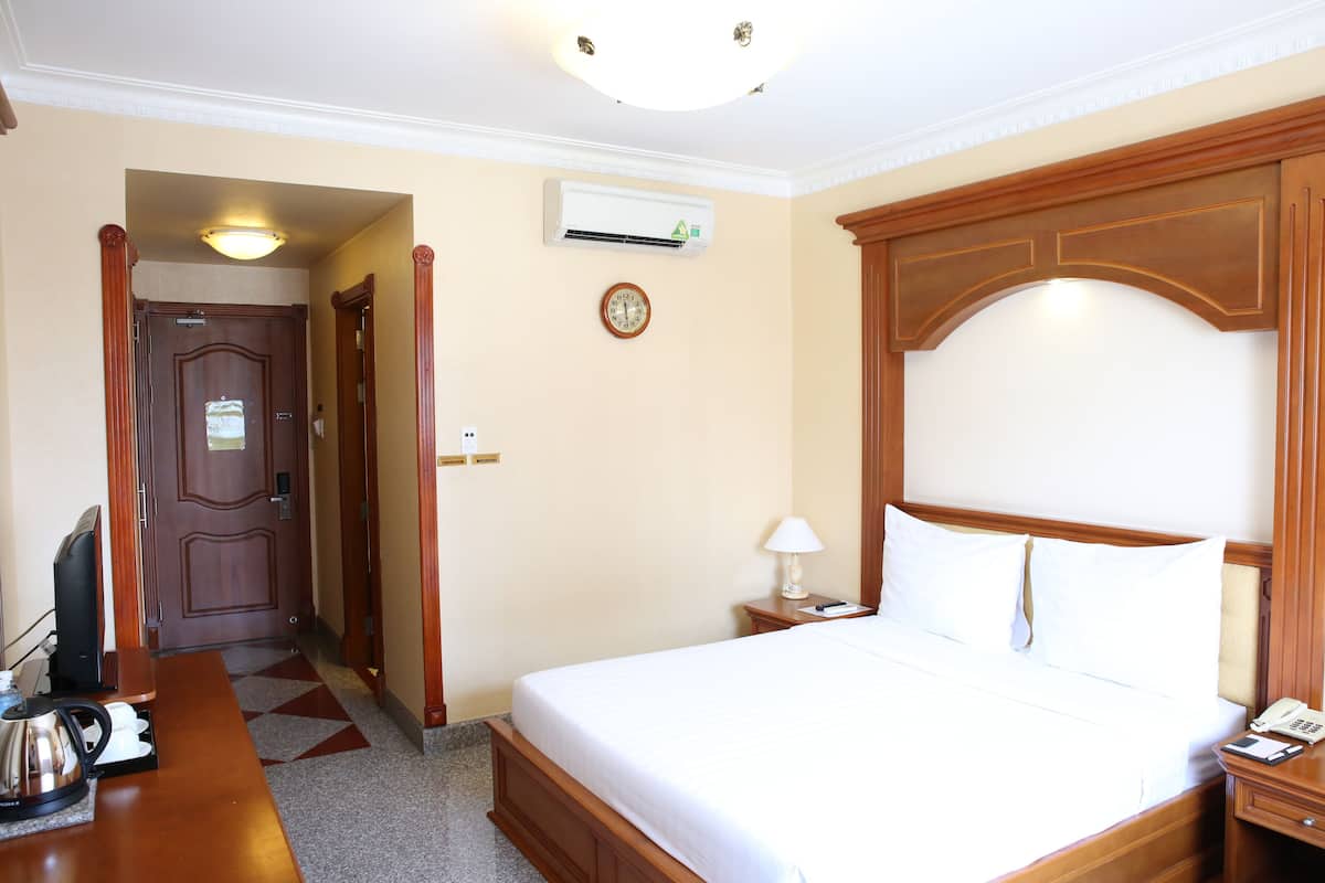 1 bedroom, minibar, in-room safe, desk