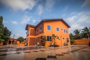 Property grounds - Tribeca Hotel (Accra)