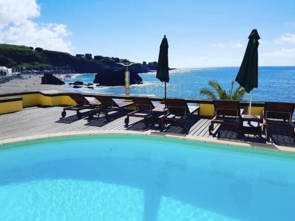 Outdoor pool, pool loungers
