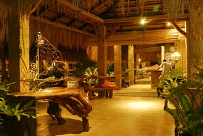 Lobby sitting area - Sea Wind Resort (Boracay Island)