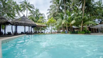 Outdoor pool, pool loungers