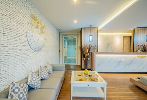 Lobby - The Rubber Hotel Phuket (Thep Krasattri)