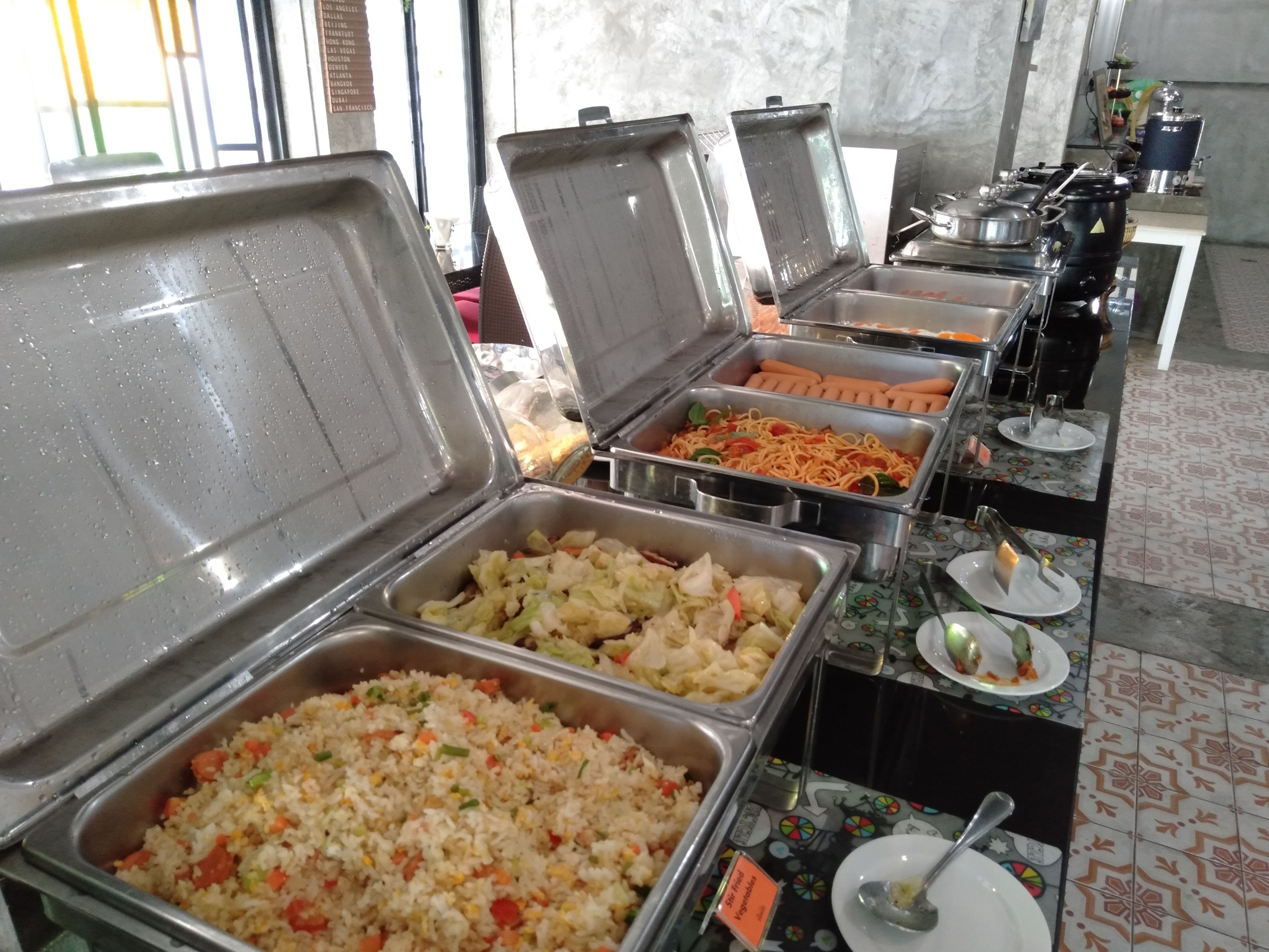daily buffet breakfast (thb 300 per person)