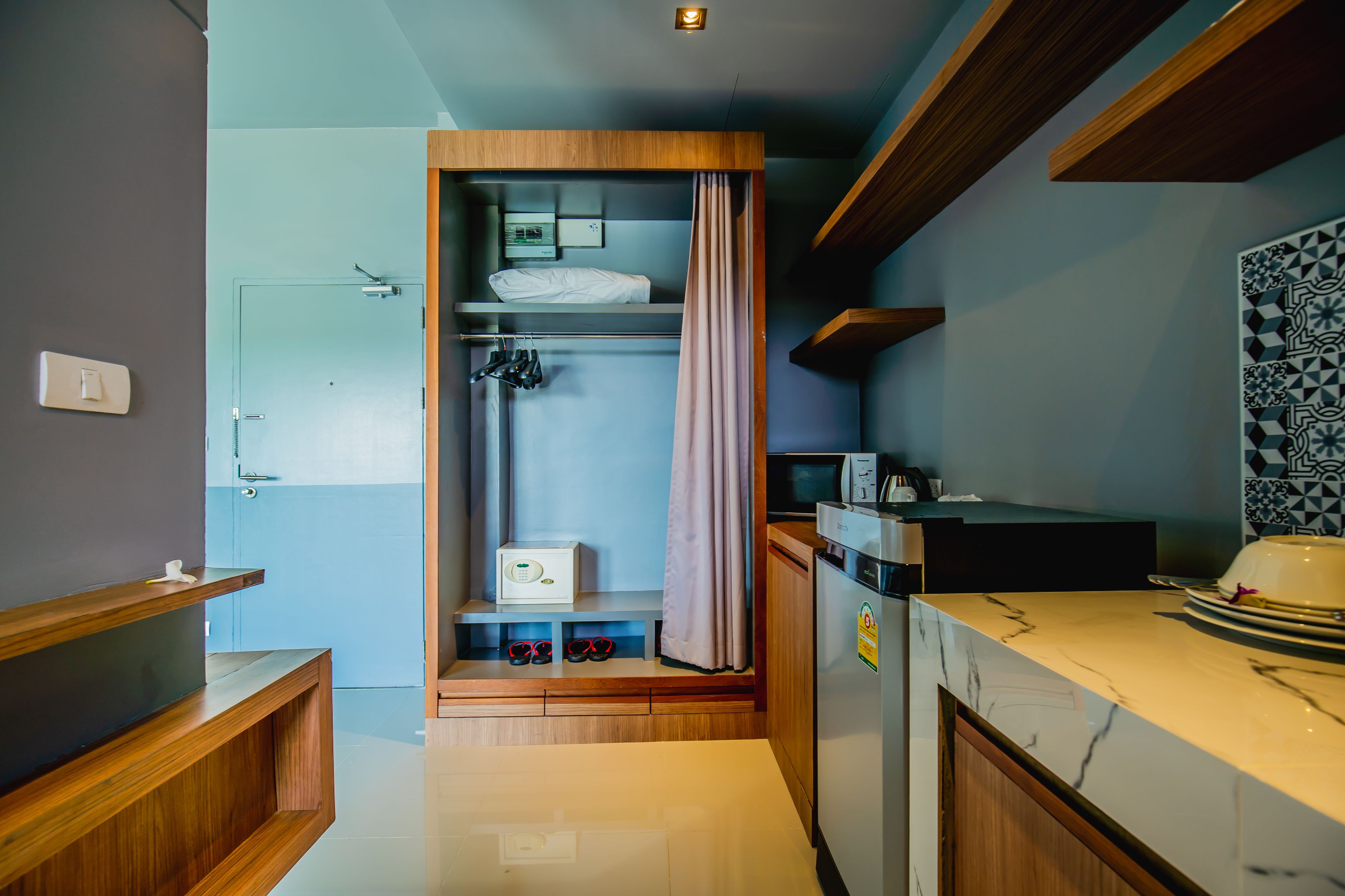 minibar, in-room safe, individually decorated, individually furnished