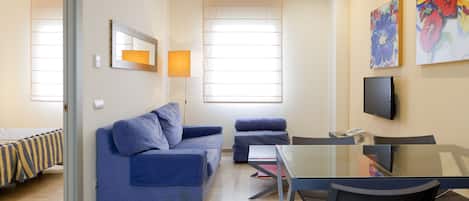 Coffre-fort, bureau, fer et planche Ă repasser, accĂšs au Wi-Fi (inclus)