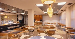 Dining - Apartamentos Vértice Sevilla Aljarafe (Bormujos)