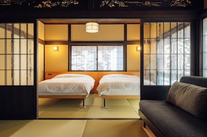 尊榮雙床房 (with Private Onsen) | 客房內保險箱、遮光布/窗簾、免費無線上網、床單