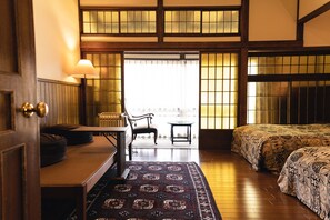 Deluxe Twin Room, Shared Bathroom | In-room safe, blackout drapes, free WiFi, bed sheets - Hotel Hanakoyado (Kobe)