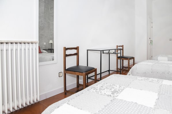 1 bedroom, in-room safe, desk, blackout curtains