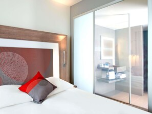 Premium bedding, minibar, desk, blackout curtains