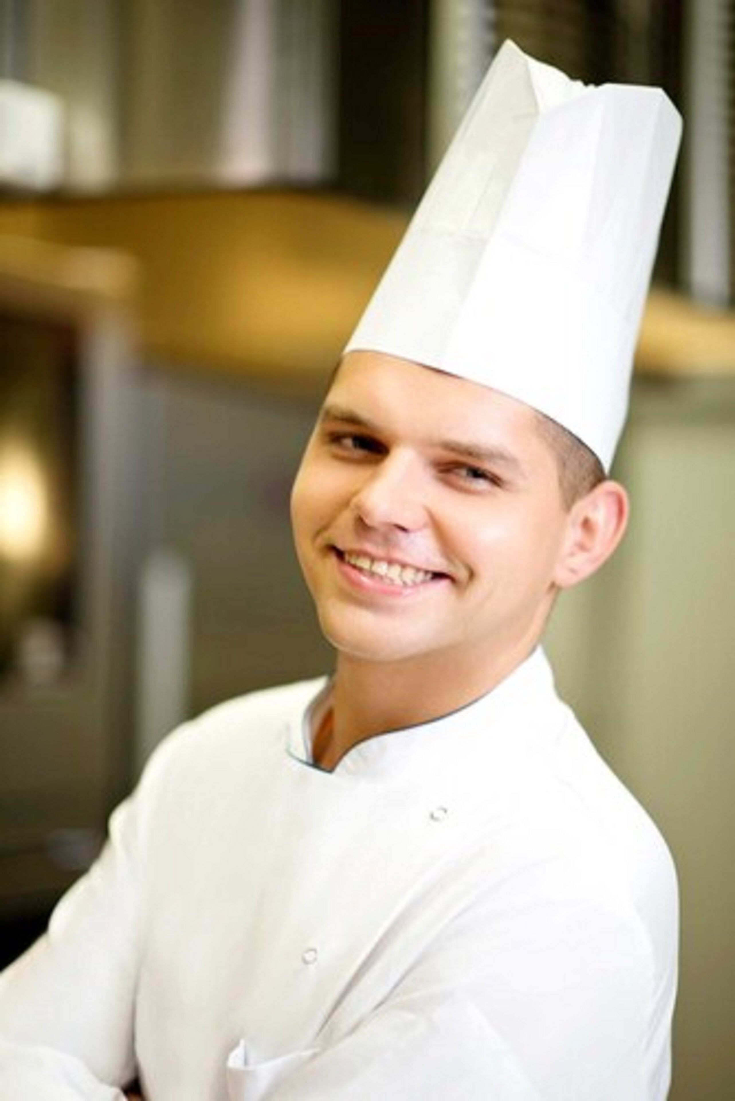 breakfast, lunch, dinner served; international cuisine