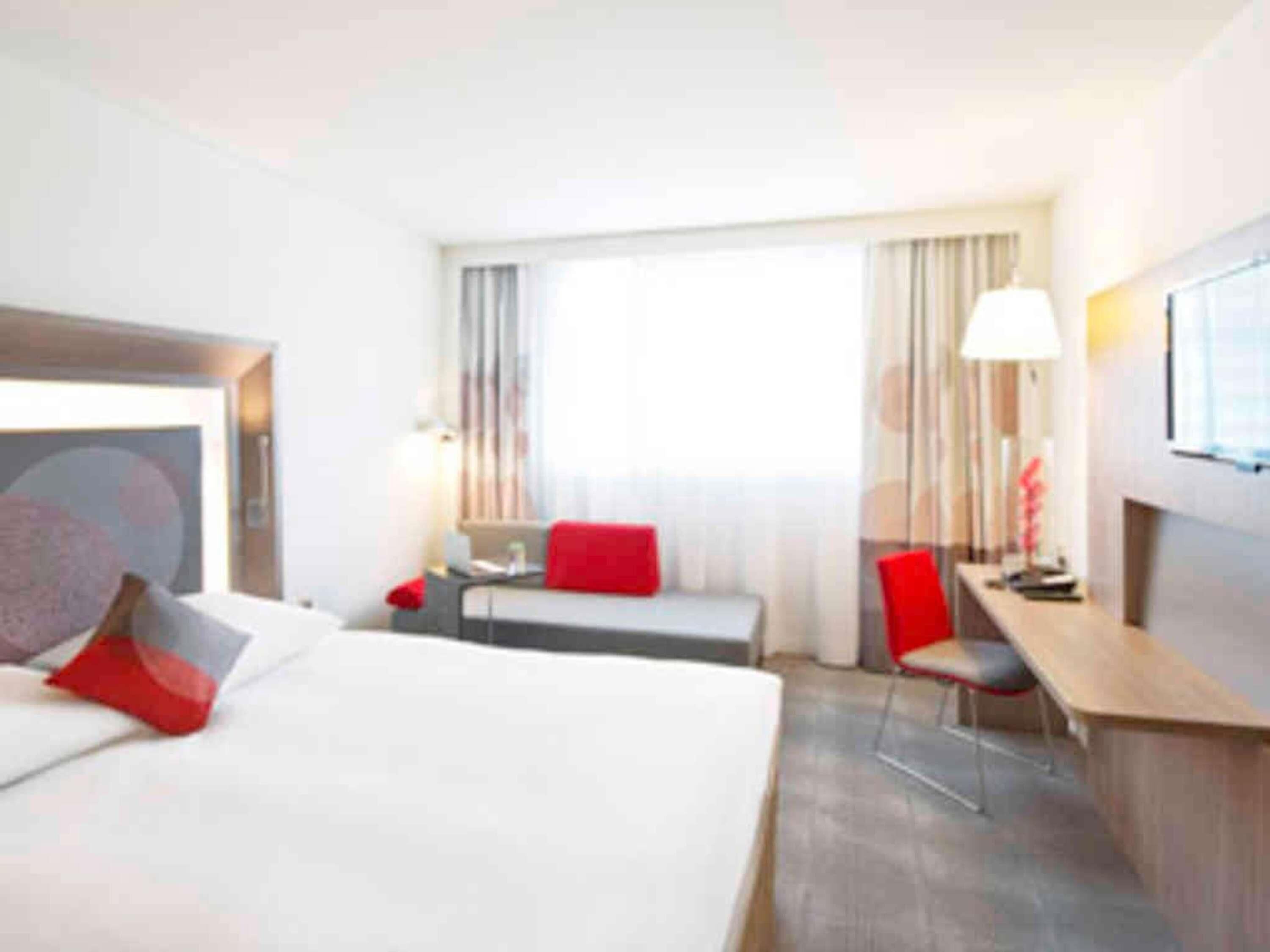Ropa de cama de alta calidad, minibar, escritorio y cortinas blackout 