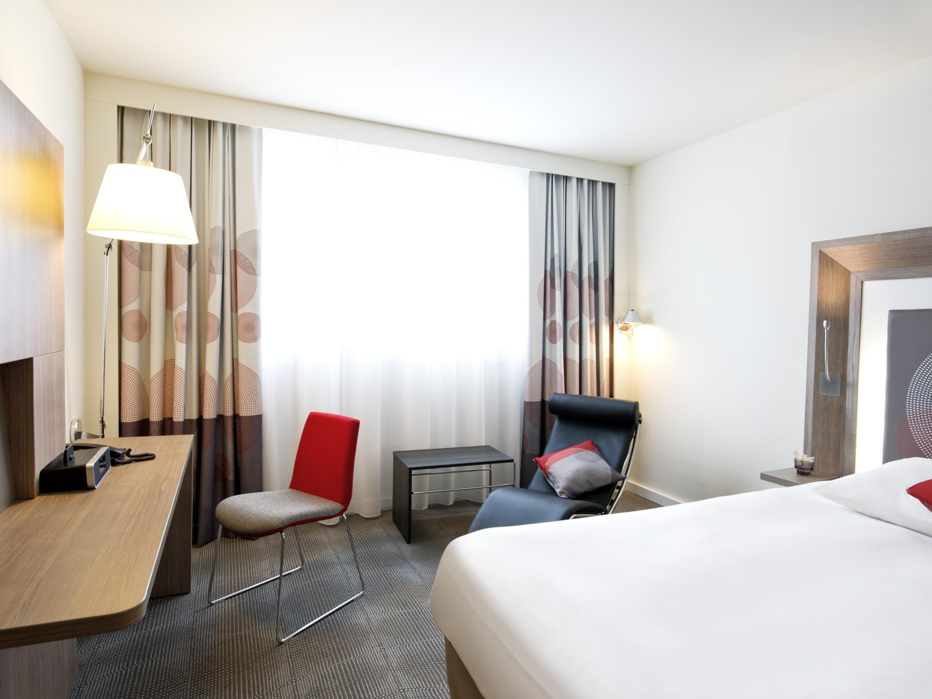 Executive Room, 1 Double Bed | Premium bedding, minibar, desk, blackout drapes