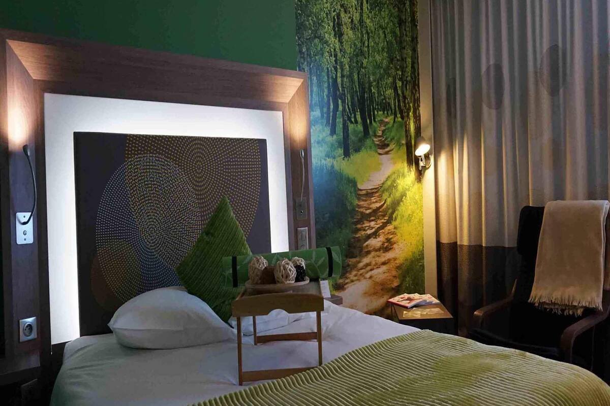 premium bedding, minibar, desk, blackout curtains