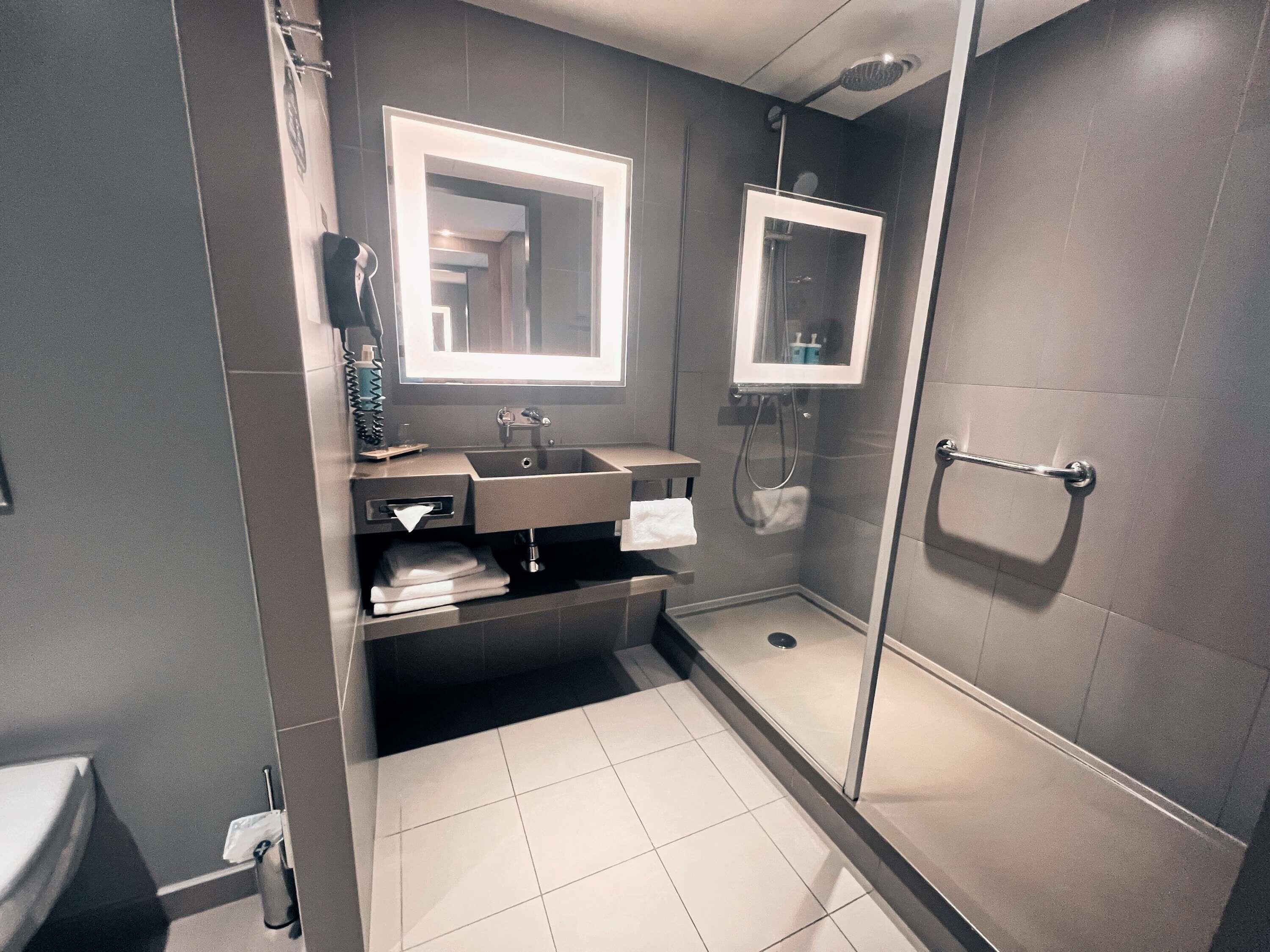 premium bedding, minibar, desk, blackout curtains