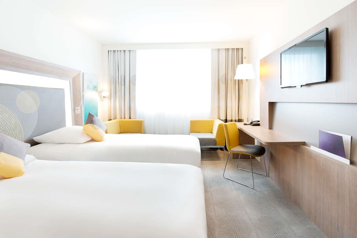 Ropa de cama de alta calidad, minibar, escritorio y cortinas blackout