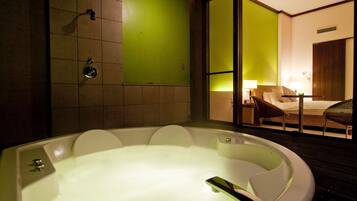 Private spa tub