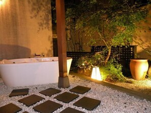 Private spa tub - Hotel Allamanda (Nara)