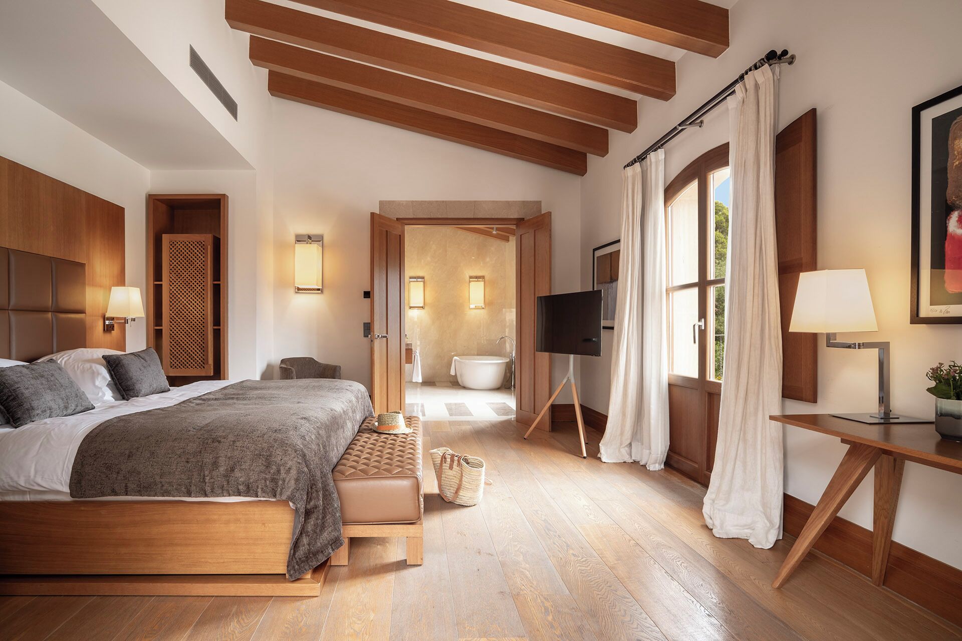 Suite, terrasse (Demi) | Literie de qualité supérieure, couette en duvet d'oie, minibar