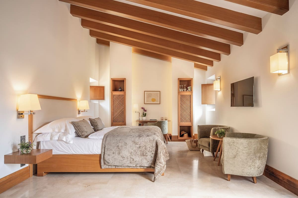 Deluxe Double Room, Terrace | Premium bedding, down comforters, minibar, in-room safe