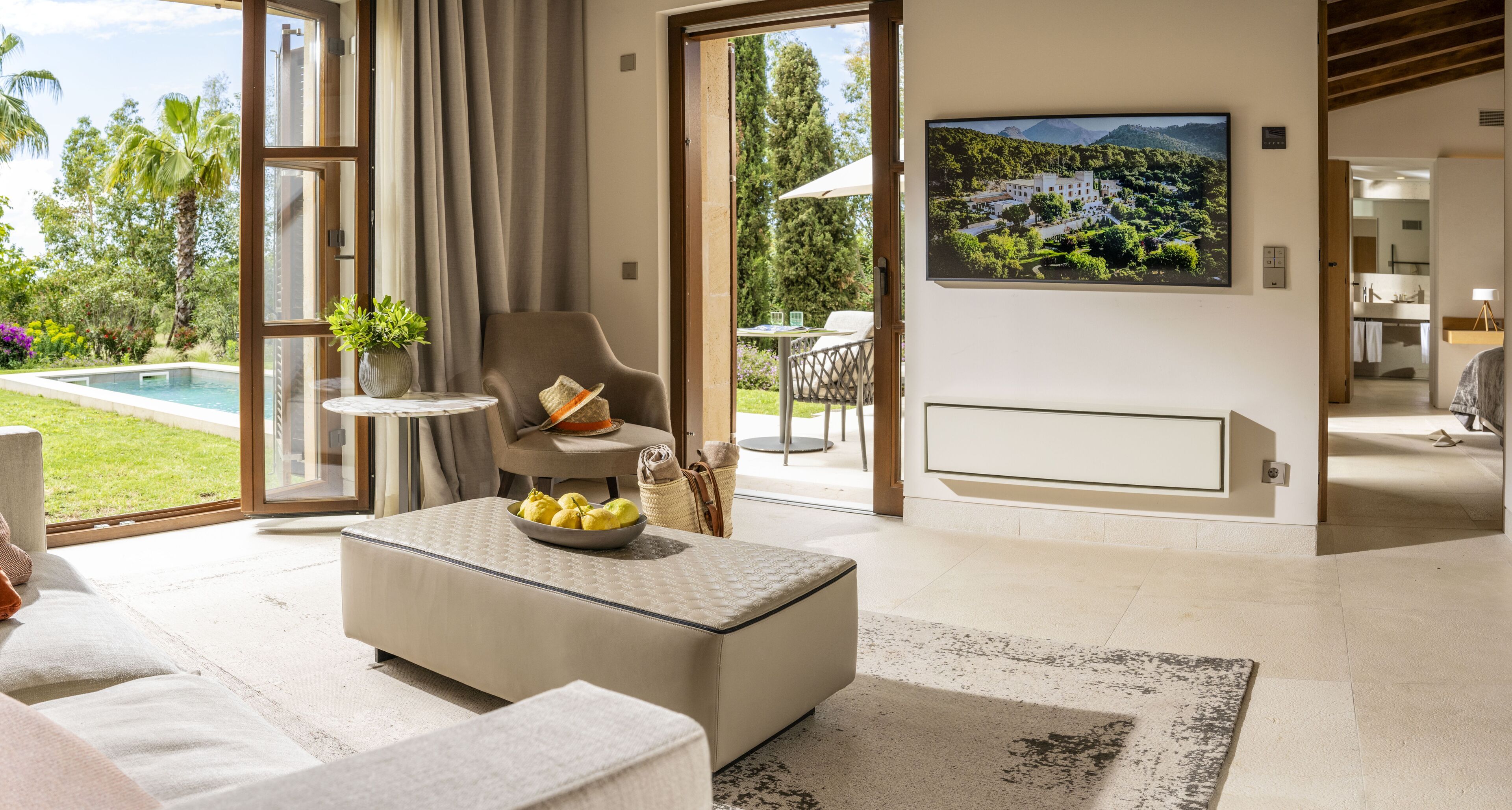 premium bedding, down duvets, minibar, in-room safe