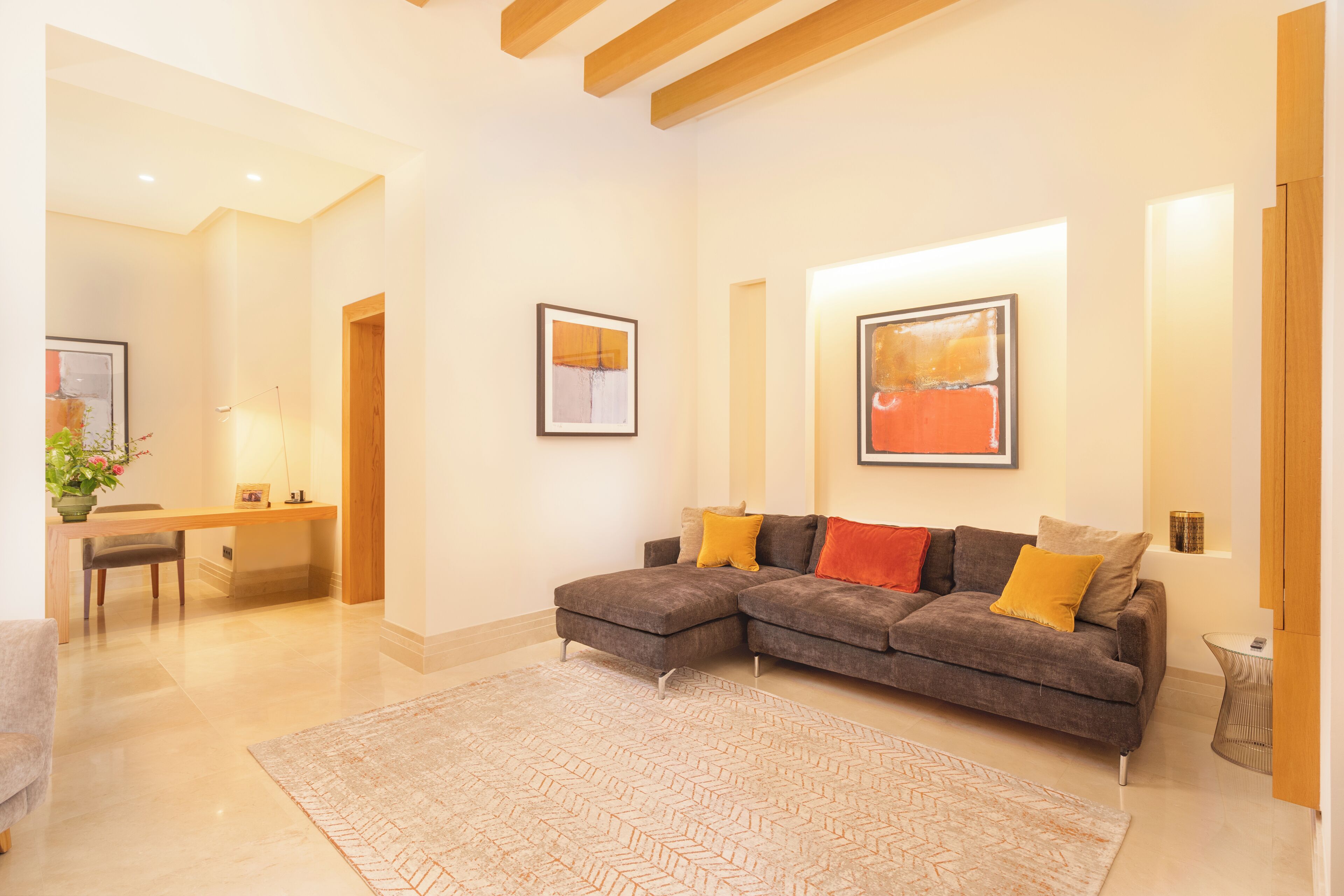 suite (castell) | living area | flat-screen tv