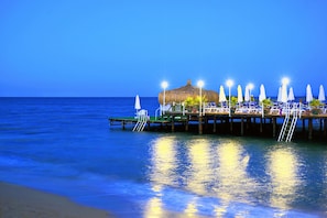 Front of property - evening/night - Ulusoy Kemer Holiday Club (Kemer)