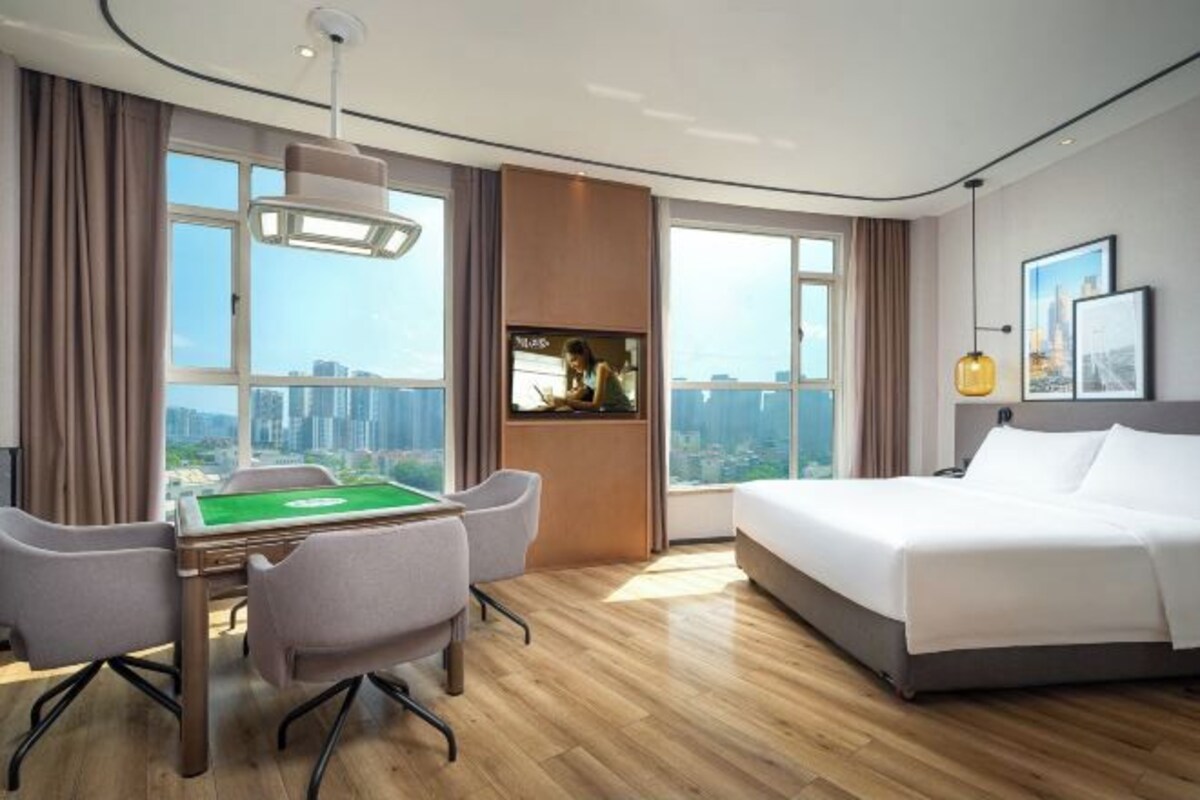 Queen Room With Cards