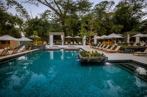 Utendørsbasseng og bassengtelt (mot betaling)