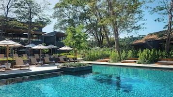 Utendørsbasseng og bassengtelt (mot betaling)