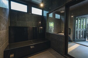 Premium Room | Bathroom