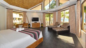 Casita Honeymoon Suite - Beachfront | Minibar, in-room safe, individually decorated, individually furnished