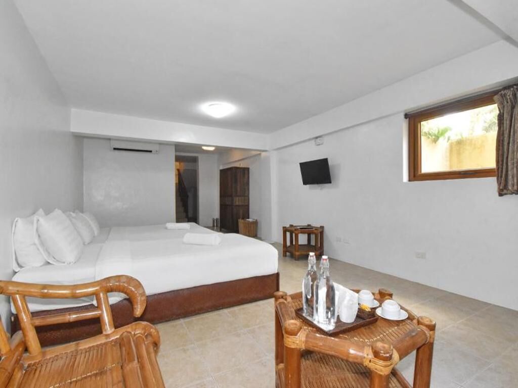 Minibar, Zimmersafe, individuell dekoriert, individuell eingerichtet