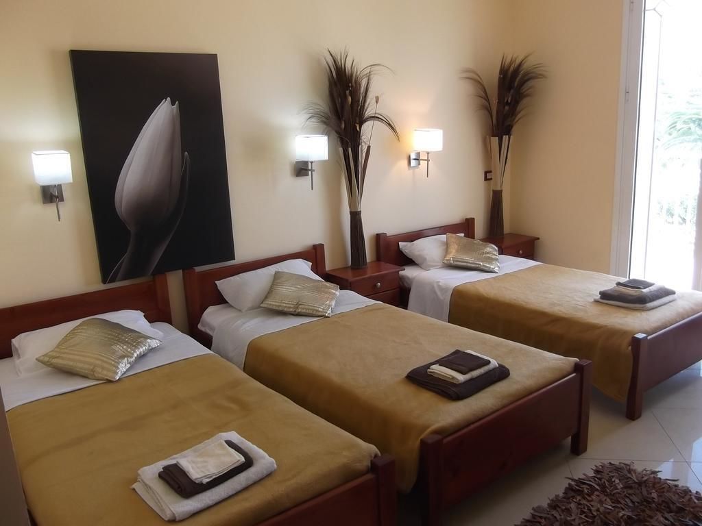 Photo - Mariana Hotel