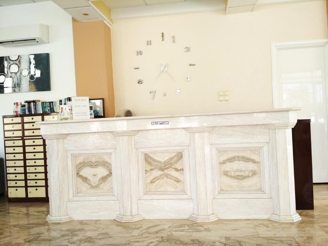 Photo - Mariana Hotel