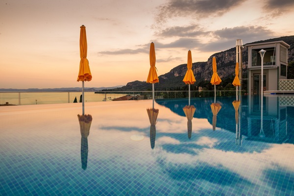 Outdoor pool, pool umbrellas, sun loungers