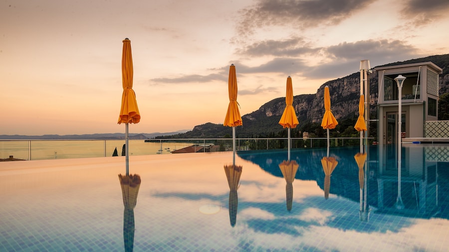 Sky Pool Hotel Sole Garda