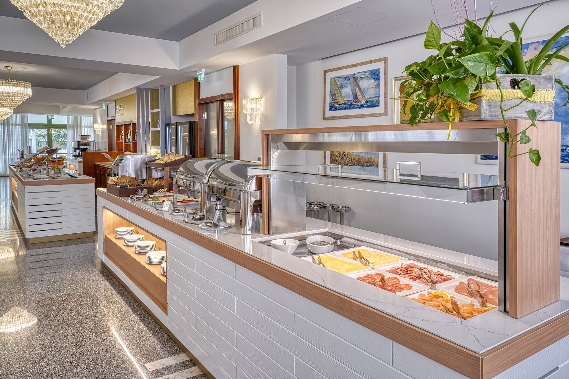 Café da manhã com buffet grátis todos os dias