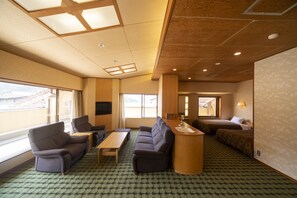 Suite, Non Smoking (Townhouse Side) | Living area