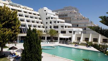 Indoor pool, seasonal outdoor pool, sun loungers