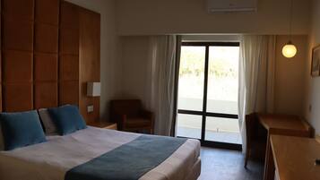 Superior Double Room, Park View | Desk, blackout drapes, soundproofing, free cribs/infant beds