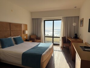 高级双人房, 阳台, 海景 | 办公桌、遮光窗帘、隔音、免费婴儿床